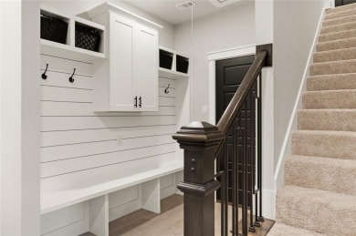 Stunning 2-year-new home in Lone Oak Crossing! This modern on Tanglewood Resort in Texas - for sale on GolfHomes.com, golf home, golf lot