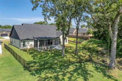 Stunning 2-year-new home in Lone Oak Crossing! This modern on Tanglewood Resort in Texas - for sale on GolfHomes.com, golf home, golf lot