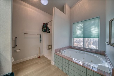 Major Price Reduction!!!!!!    Outstanding floor plan with retro on Lakeview Executive Golf Course in Nevada - for sale on GolfHomes.com, golf home, golf lot