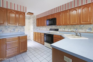 Welcome to this charming home in The Greens at Toqua within on Toqua Golf Course - Loudon County in Tennessee - for sale on GolfHomes.com, golf home, golf lot