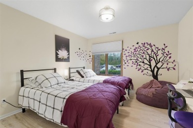 Welcome to carefree, easy-peasy condo living! This beautifully on Brown Deer Golf Club in Iowa - for sale on GolfHomes.com, golf home, golf lot