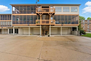 Welcome to carefree, easy-peasy condo living! This beautifully on Brown Deer Golf Club in Iowa - for sale on GolfHomes.com, golf home, golf lot
