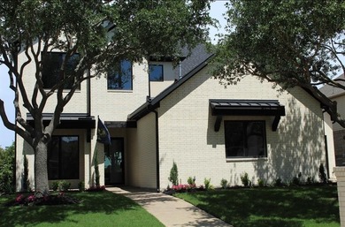 Looking for a modern custom built home recently built by an on Buffalo Creek Golf Club in Texas - for sale on GolfHomes.com, golf home, golf lot