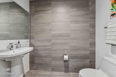 LOCATION LOCATION LOCATION RARE 7TH FLOOR CORNER RESIDENCE WITH on Kierland Golf Club in Arizona - for sale on GolfHomes.com, golf home, golf lot