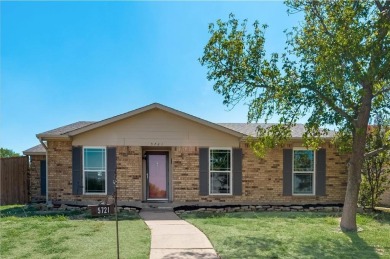 PERFECT LOCATION Charming, Cozy and Energy-Efficient - Prime on Heritage Lakes - Par 3 - 9 Hole Course in Texas - for sale on GolfHomes.com, golf home, golf lot