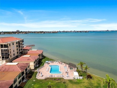Rare Townhome-Style Condo on Isla Del Sol!
Living on a golf on Isla Del Sol Yacht and Country Club in Florida - for sale on GolfHomes.com, golf home, golf lot
