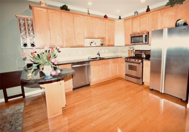 Stunning *Medici Model* Townhouse in The Greens at Half Hollow - on The Greens At Half Hollow in New York - for sale on GolfHomes.com, golf home, golf lot