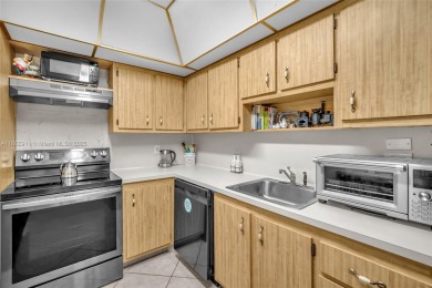 Location!! *** HOA has reserves *** Conventional & Cash offers on Pembroke Lakes Golf Club in Florida - for sale on GolfHomes.com, golf home, golf lot
