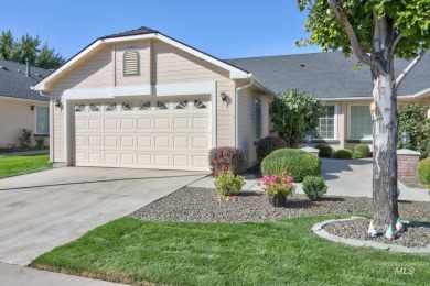 Relax in this little dream home while the HOA takes care of on Lakeview Golf Club in Idaho - for sale on GolfHomes.com, golf home, golf lot