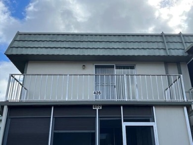 1 bedroom 1 1/2 condo with garden view, brand new microwave and on Kings Point Golf -Flanders Way in Florida - for sale on GolfHomes.com, golf home, golf lot
