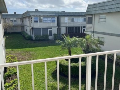 1 bedroom 1 1/2 condo with garden view, brand new microwave and on Kings Point Golf -Flanders Way in Florida - for sale on GolfHomes.com, golf home, golf lot