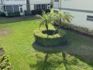 1 bedroom 1 1/2 condo with garden view, brand new microwave and on Kings Point Golf -Flanders Way in Florida - for sale on GolfHomes.com, golf home, golf lot