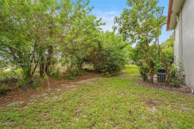 Immaculate, spacious  bright 2+/2 with extra room for use as 3rd on Woodmont Country Club in Florida - for sale on GolfHomes.com, golf home, golf lot