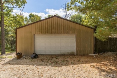 Nice Ranch home on 3 lots!  This is a 2 bedroom , 2 bath home on Terre Du Lac Golf and Country Club in Missouri - for sale on GolfHomes.com, golf home, golf lot
