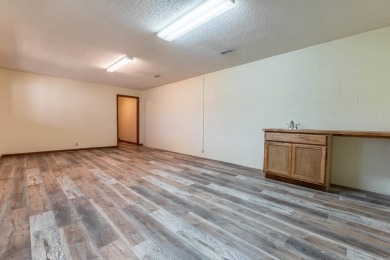 Lots of square footage for the money! West end home near on DeSoto Golf Course in Arkansas - for sale on GolfHomes.com, golf home, golf lot