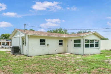 VERY CLEAN & MOVE IN CONDITION! One Or More Photo(s) Are on Brentwood Farms Golf Club in Florida - for sale on GolfHomes.com, golf home, golf lot