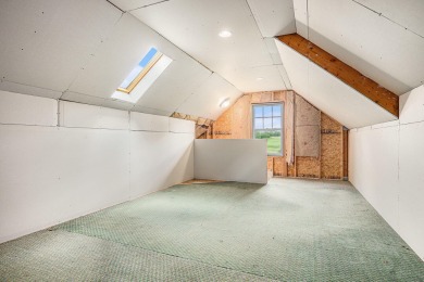 This stunning 5 bed, 4 bath home is ready for new owners! This on Lynx Golf Course in Michigan - for sale on GolfHomes.com, golf home, golf lot