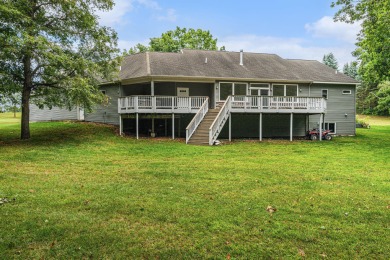 This stunning 5 bed, 4 bath home is ready for new owners! This on Lynx Golf Course in Michigan - for sale on GolfHomes.com, golf home, golf lot