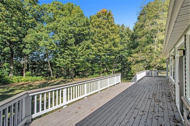 This stunning 5 bed, 4 bath home is ready for new owners! This on Lynx Golf Course in Michigan - for sale on GolfHomes.com, golf home, golf lot