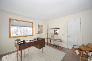 Designed like a sprawling ranch home, this 3 bedroom, 2 1/2 bath on Village Links of Glen Ellyn in Illinois - for sale on GolfHomes.com, golf home, golf lot