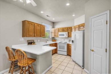 Charming townhouse in the Highlands subdivision. This 2-bedroom on Green Spring Country Club in Utah - for sale on GolfHomes.com, golf home, golf lot