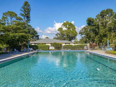 COMPLETELY UPDATED VILLA, LIGHT & BRIGHT, OPEN & AIRY TWO on Palm Aire Country Club of Sarasota in Florida - for sale on GolfHomes.com, golf home, golf lot
