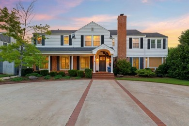Wonderfully updated Nichols Hills home on a lovely street! on Oklahoma City Golf and Country Club in Oklahoma - for sale on GolfHomes.com, golf home, golf lot