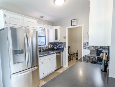 Are you looking for a Move-in ready home in a great on Shadowmoss Plantation Golf Club in South Carolina - for sale on GolfHomes.com, golf home, golf lot