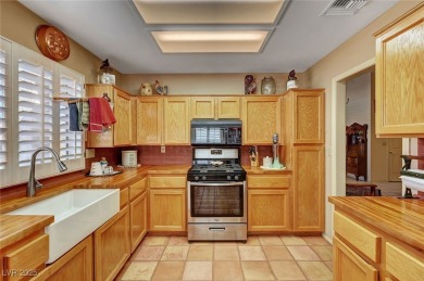 Charming single story home in the resort-style 55+ community of on Highland Falls Golf Club in Nevada - for sale on GolfHomes.com, golf home, golf lot