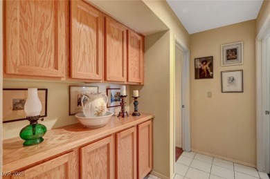 Charming single story home in the resort-style 55+ community of on Highland Falls Golf Club in Nevada - for sale on GolfHomes.com, golf home, golf lot