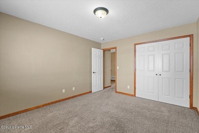 Beautifully maintained 3 bed, 2.5 bath home on the Prairie Falls on Prairie Falls Golf Club in Idaho - for sale on GolfHomes.com, golf home, golf lot