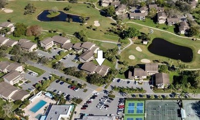 SUPER VALUE beautiful 3 bedroom townhome! This updated unit on Riverbend Golf Club in Florida - for sale on GolfHomes.com, golf home, golf lot