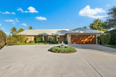 Enjoy as is, or re-envision, expand or rebuild. This Gulf Stream on Gulf Stream Golf Club in Florida - for sale on GolfHomes.com, golf home, golf lot