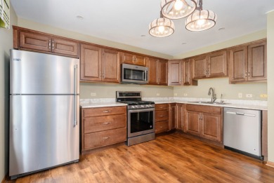 2 or 3 Bedroom, 3 Bath Ranch Townhome/Half Duplex in Desirable on Balmoral Woods Golf Club in Illinois - for sale on GolfHomes.com, golf home, golf lot