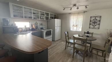 The perfect starter home at Terrace Lakes Resort. Fully on Terrace Lakes Golf Resort in Idaho - for sale on GolfHomes.com, golf home, golf lot