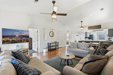 This 2 bedroom, 2 bathroom walk up condo offers 1,302 square on Thousand Hills Golf Resort in Missouri - for sale on GolfHomes.com, golf home, golf lot