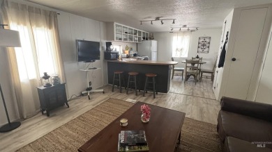 The perfect starter home at Terrace Lakes Resort. Fully on Terrace Lakes Golf Resort in Idaho - for sale on GolfHomes.com, golf home, golf lot
