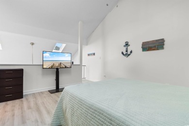 Welcome to this delightful 2-bedroom, 2-bathroom condo in the on Heron Point Golf Club in South Carolina - for sale on GolfHomes.com, golf home, golf lot