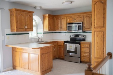 Welcome to this beautiful, 3 bedroom, 2.5 bathroom, move in on Paradise Pointe Golf Complex in Missouri - for sale on GolfHomes.com, golf home, golf lot
