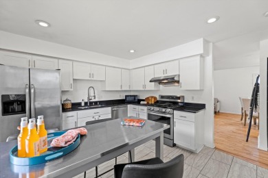 Ready to own in Wauwatosa -- without the heavy price tag? This on Currie Park Golf Club in Wisconsin - for sale on GolfHomes.com, golf home, golf lot