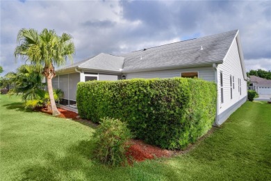 PRICED TO SELL! Move right in and start enjoying the Villages on The Links of Spruce Creek in Florida - for sale on GolfHomes.com, golf home, golf lot