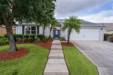 PRICED TO SELL! Move right in and start enjoying the Villages on The Links of Spruce Creek in Florida - for sale on GolfHomes.com, golf home, golf lot