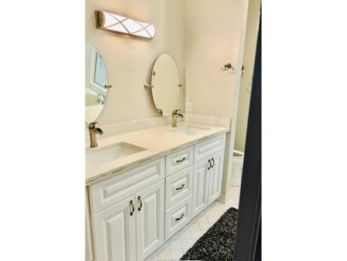 Live in Boca Pointe for under $450k! First floor villa, 2 bed/ 2 on Boca Pointe Country Club in Florida - for sale on GolfHomes.com, golf home, golf lot