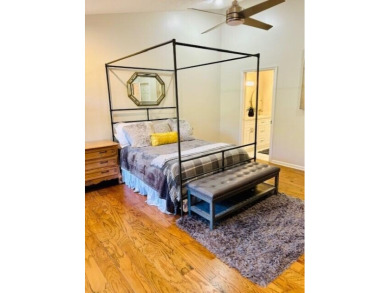 Live in Boca Pointe for under $450k! First floor villa, 2 bed/ 2 on Boca Pointe Country Club in Florida - for sale on GolfHomes.com, golf home, golf lot
