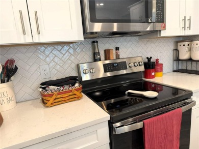 ****Better than new home**** HOME IS AVAILABLE FOR SALE OR on Stonegate Golf Club in Florida - for sale on GolfHomes.com, golf home, golf lot