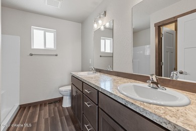 Calling all golfers!! This 3 bed/2 bath single-level home in on Prairie Falls Golf Club in Idaho - for sale on GolfHomes.com, golf home, golf lot