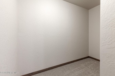 Calling all golfers!! This 3 bed/2 bath single-level home in on Prairie Falls Golf Club in Idaho - for sale on GolfHomes.com, golf home, golf lot