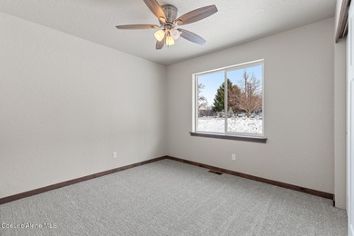 Calling all golfers!! This 3 bed/2 bath single-level home in on Prairie Falls Golf Club in Idaho - for sale on GolfHomes.com, golf home, golf lot