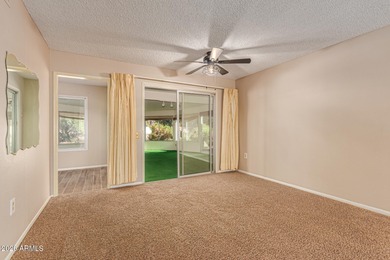 Effortless living in the heart of Sun City. This truly move-in on Union Hills Country Club in Arizona - for sale on GolfHomes.com, golf home, golf lot