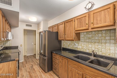 Effortless living in the heart of Sun City. This truly move-in on Union Hills Country Club in Arizona - for sale on GolfHomes.com, golf home, golf lot